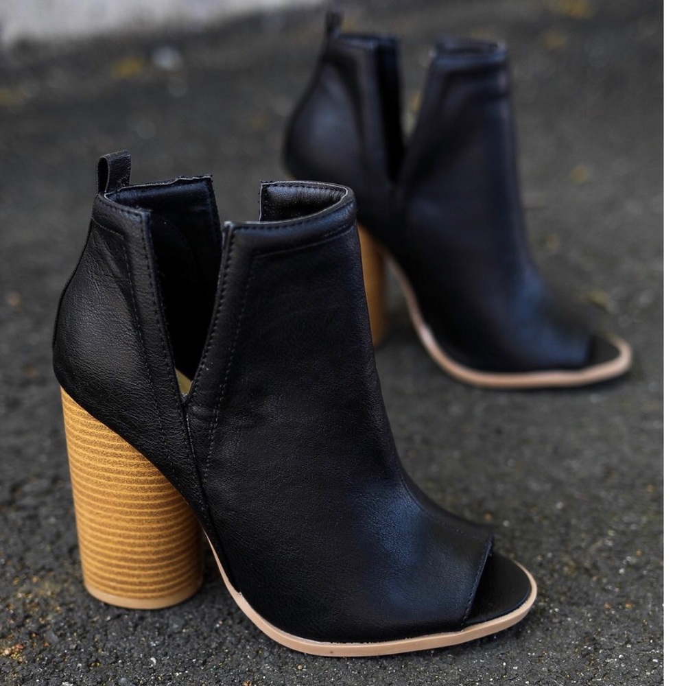 😍Restock BLACK PEEP TOE CYLINDER HEEL  BOOTIE - Picture 5 of 8
